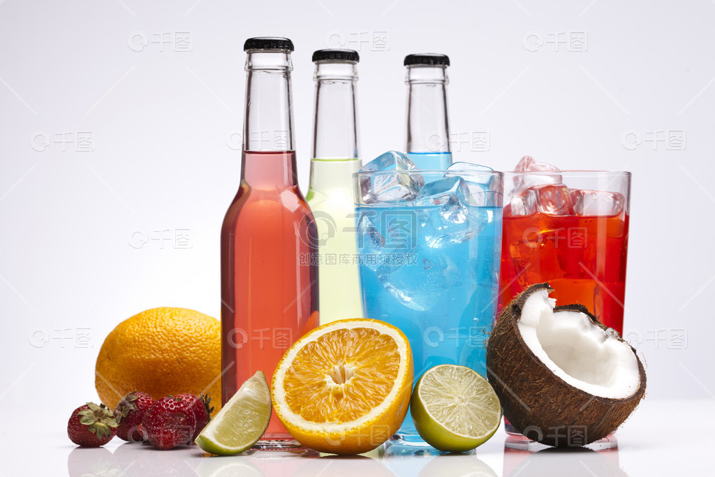 白色酒泉中的異國(guó)情調(diào) 酒精與水果的孤島美學(xué)